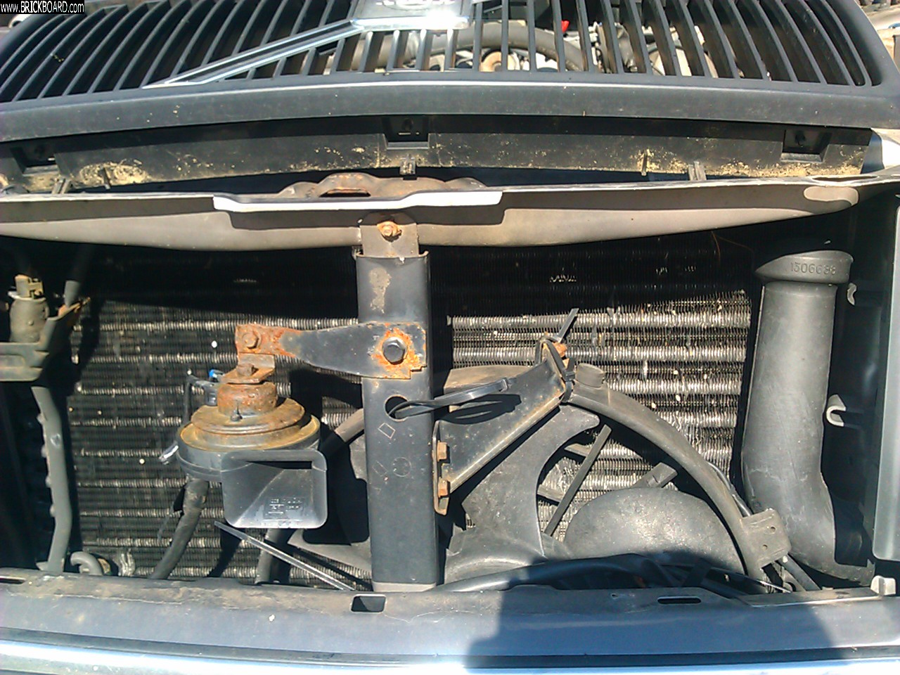 Volvo 200 -- Zip-Tied Fan 1