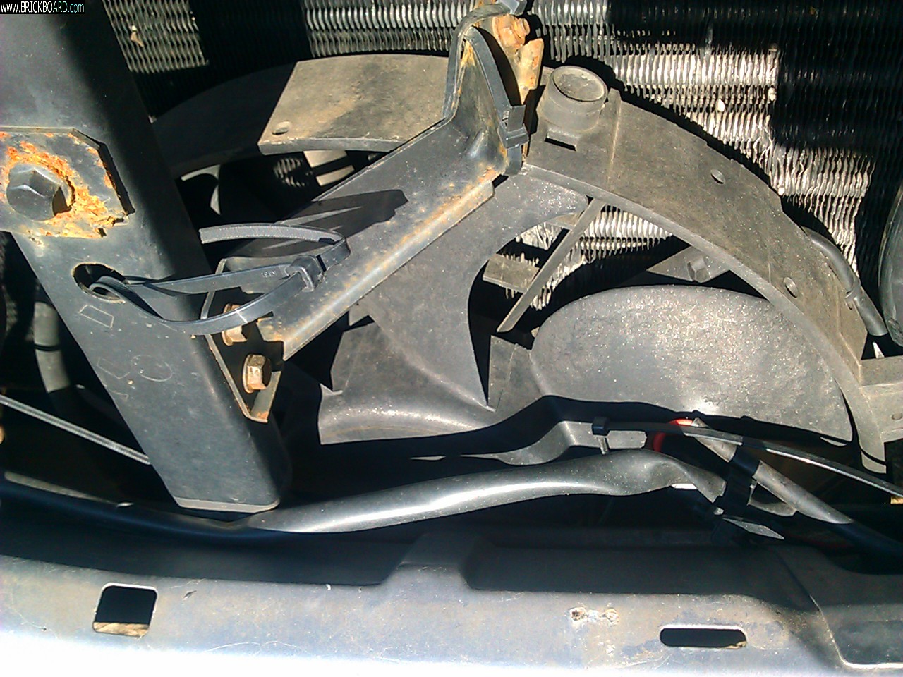 Volvo 200 -- Zip-Tied Fan 3
