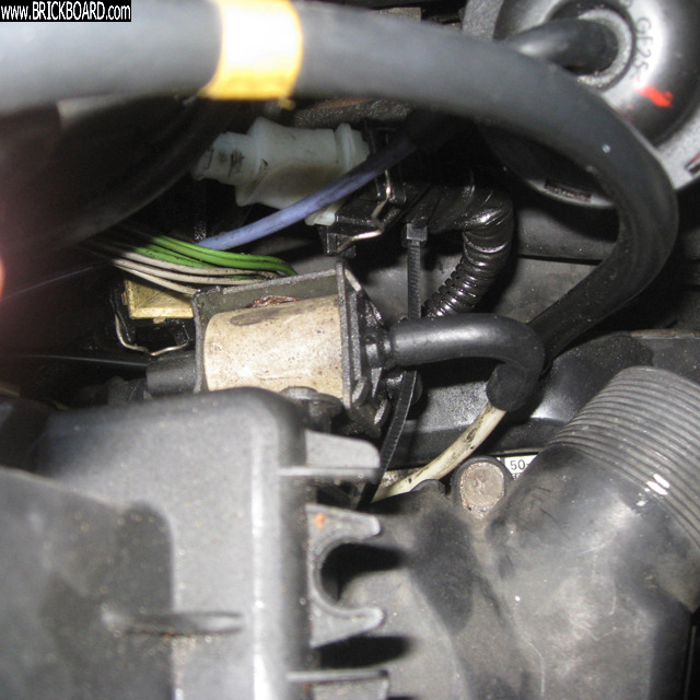Volvo 850 -- Volvo 850 Unknown Vacuum Valve view 2