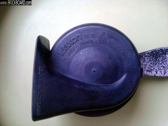 Volvo  -- Late 240 single tone horn