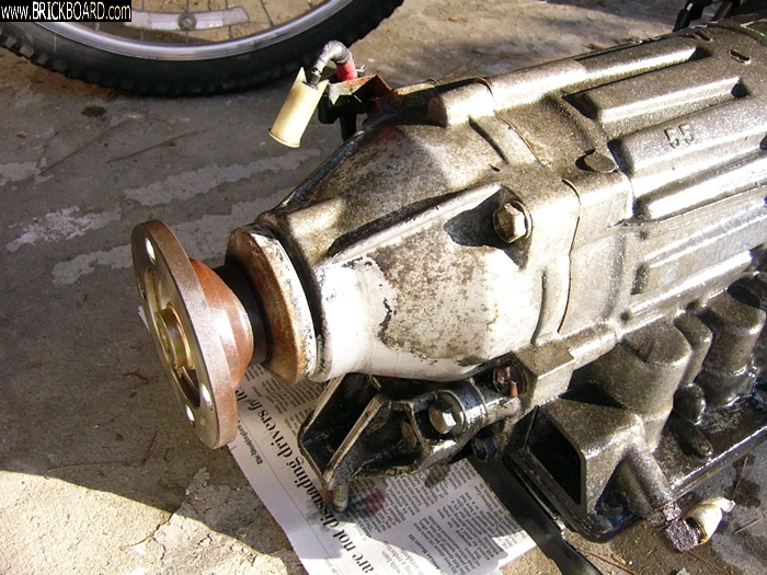 Volvo 900 -- tailshaft on a 1995 AW-71L