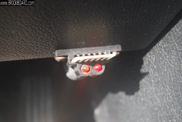 Volvo 200 -- what is this part?