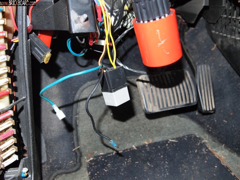 Volvo 200 -- 92 245 / relay info