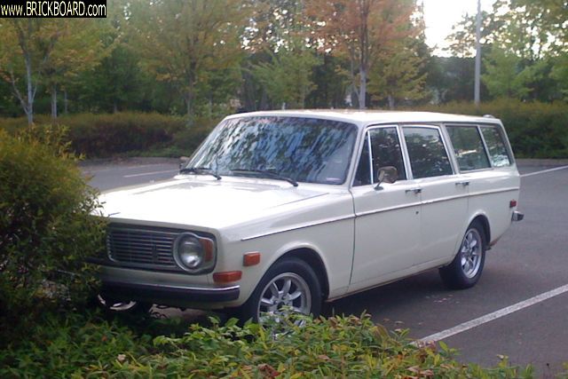 Volvo  -- 1970 Volvo 145s