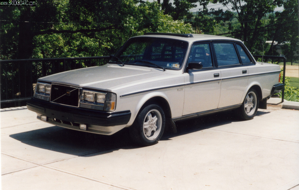 Volvo 200 -- VOLVO  240 TURBO
